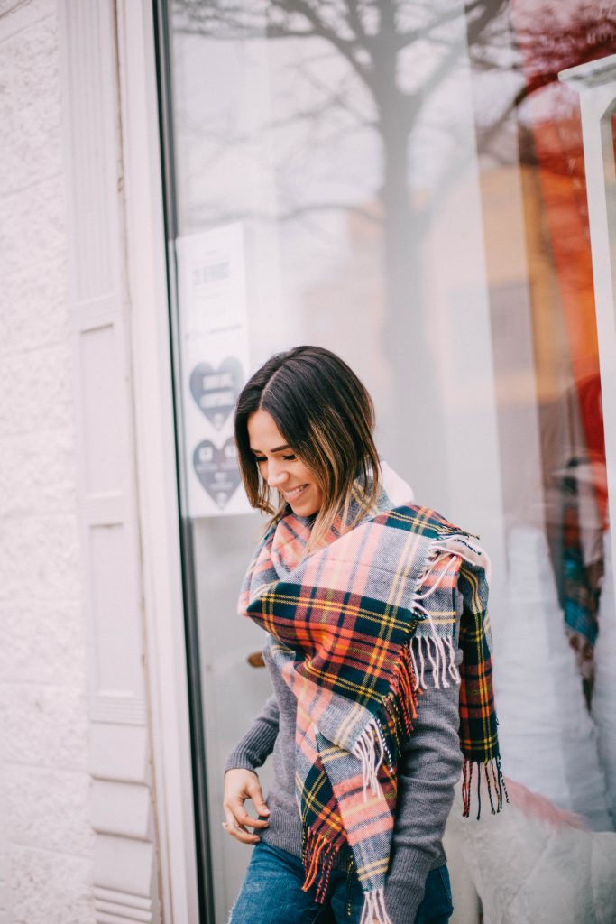 Chicago Fashion Blogger and J.Crew blanket scarf