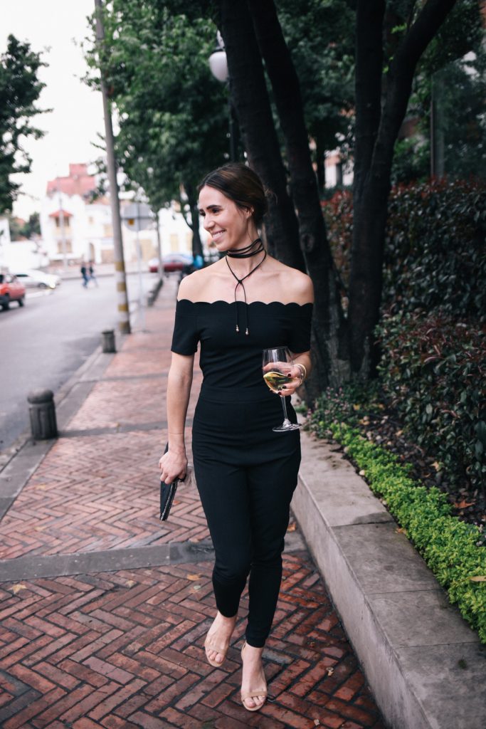Blogger Mary Krosnjar wearing Scalloped Jumpsuit from Shein, Bauble Bar Choker and Nude Sandals