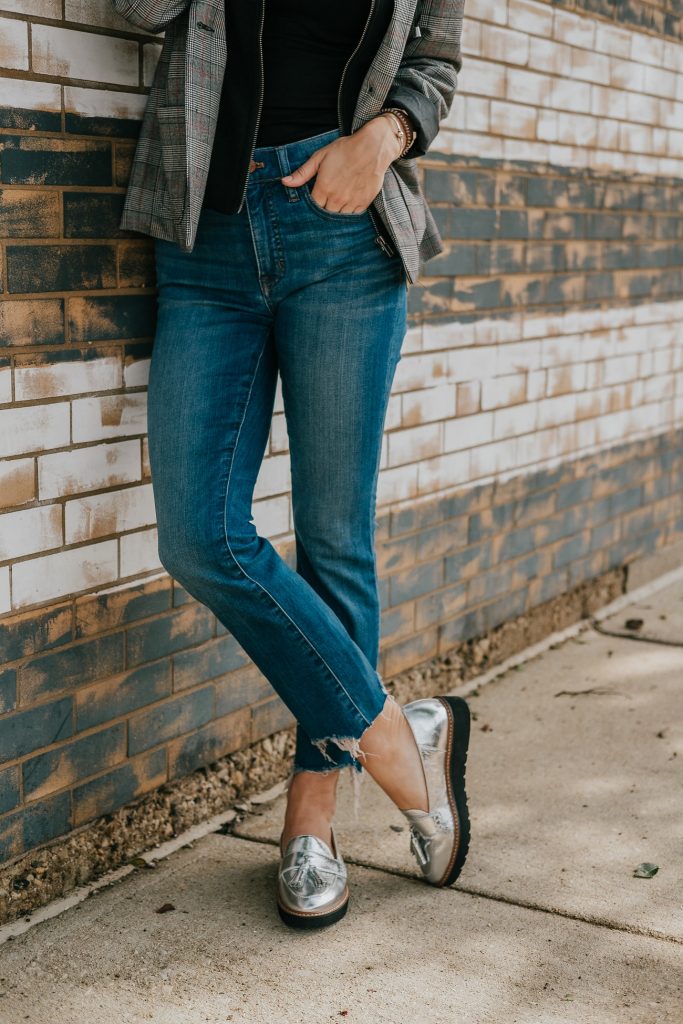 Blogger Mary Krosnjar wearing Naturalizer Silver Oxford and Madewell cali Demi Boot