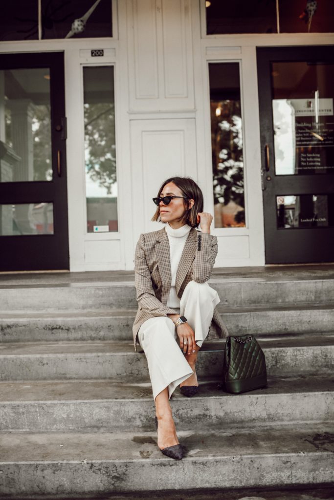 Seattle Fashion Blogger wearing the perfect fitted blazer and cream leather pants for workwear look 