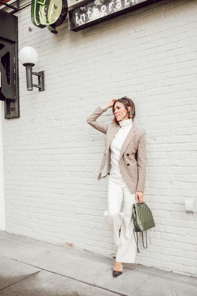 Seattle Fashion Blogger Sportsanista sharing how to style the perfect fitted blazer