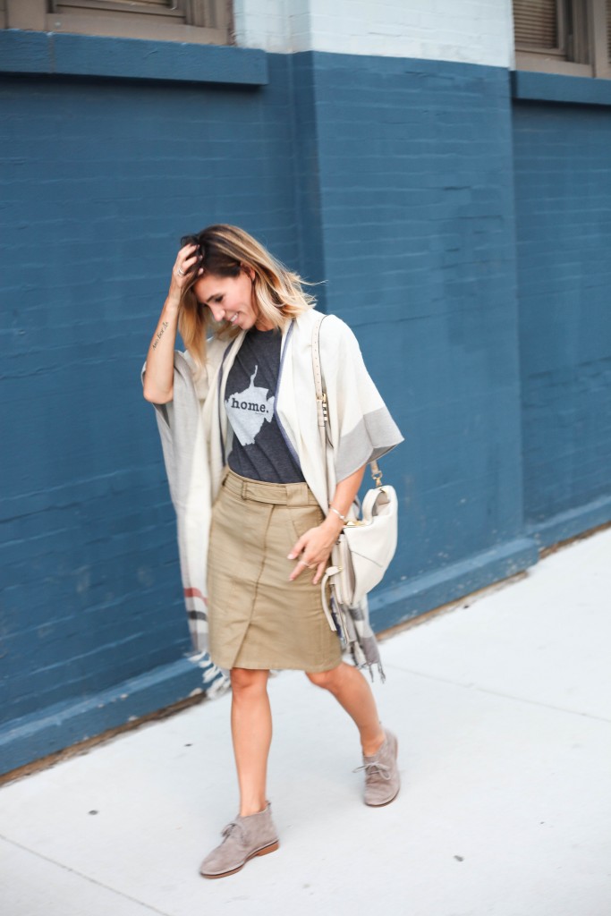 Cry Catelyn Hush Puppies, Game Day Fashion, College Football, What to wear on a game day, The Home T, West Virginia, Linea Pelle Grayson, LOFT Sateen Utility Skirt, LOFT Sienna Stripe Poncho