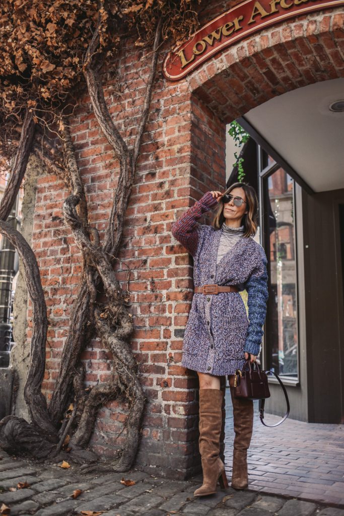 Blogger Mary Krosnjar wearing Jil Sander Navy Multi Oversized Cardigan and Slouchy Boots