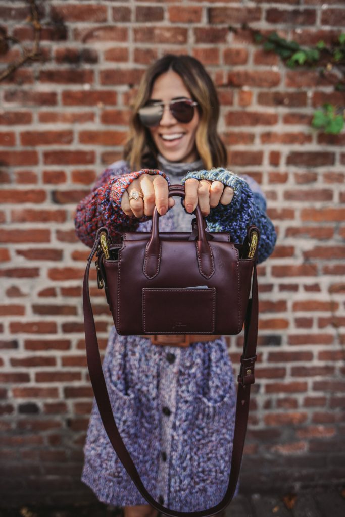 Blogger Mary Krosnjar wearing J.Crew Mini Harper Tote