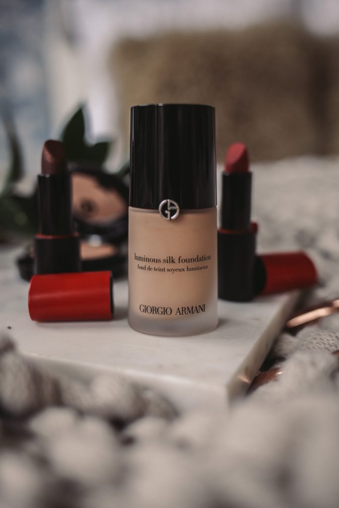 Blogger Mary Krosnjar and Sephora Luminous Silk Foundation 