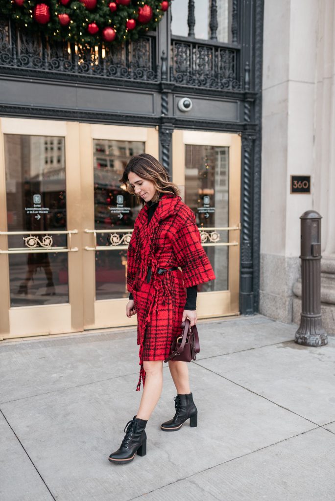 Blogger Mary Krosnjar wearing Treasure and Bond Plaid Fringe Cardigan and Mini Harper Tote