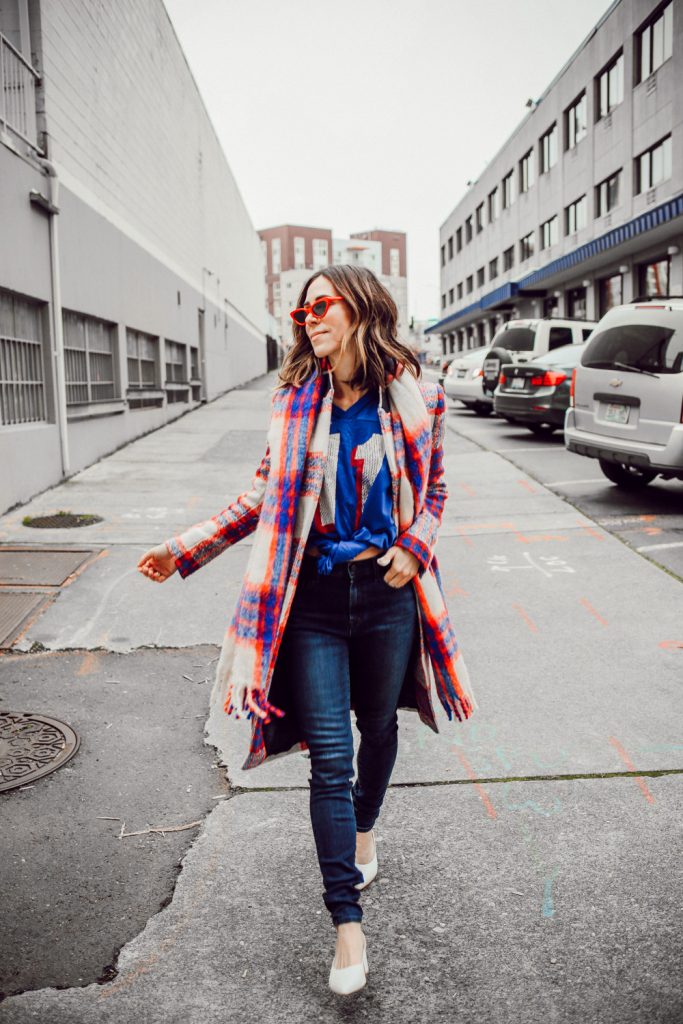 Blogger Sportsanista wearing Vintage New England Patriots Jersey and J Brand Photo Ready HD Denim 