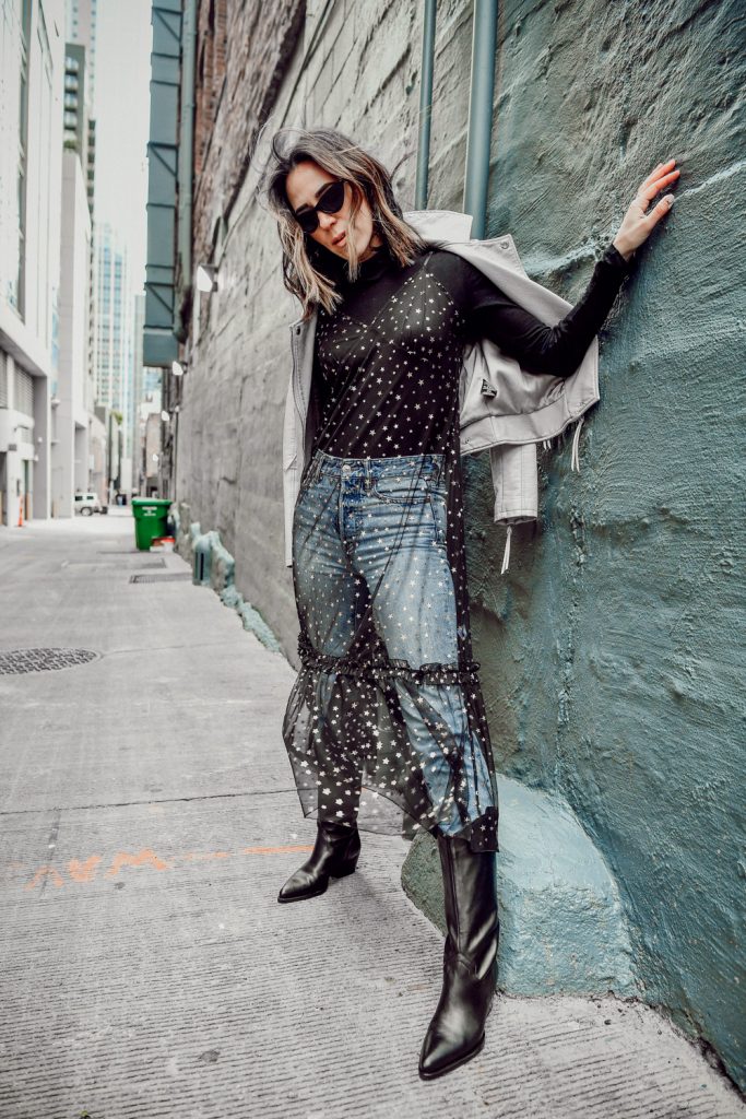 Blogger Sportsanista wearing Everlane The Pima Micro Rib Turtleneck and Schutz Women's Fantinne Pointed Toe Leather Western Boots