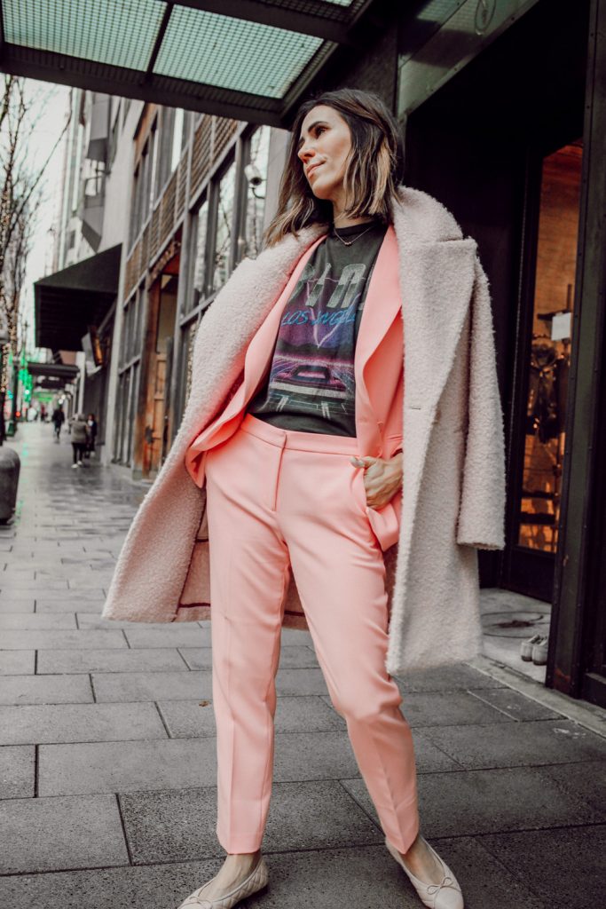 Seattle Fashion Blogger Sportsanista wearing Kensie Faux Fur Teddy Bear Coat and H&M Pink Trousers