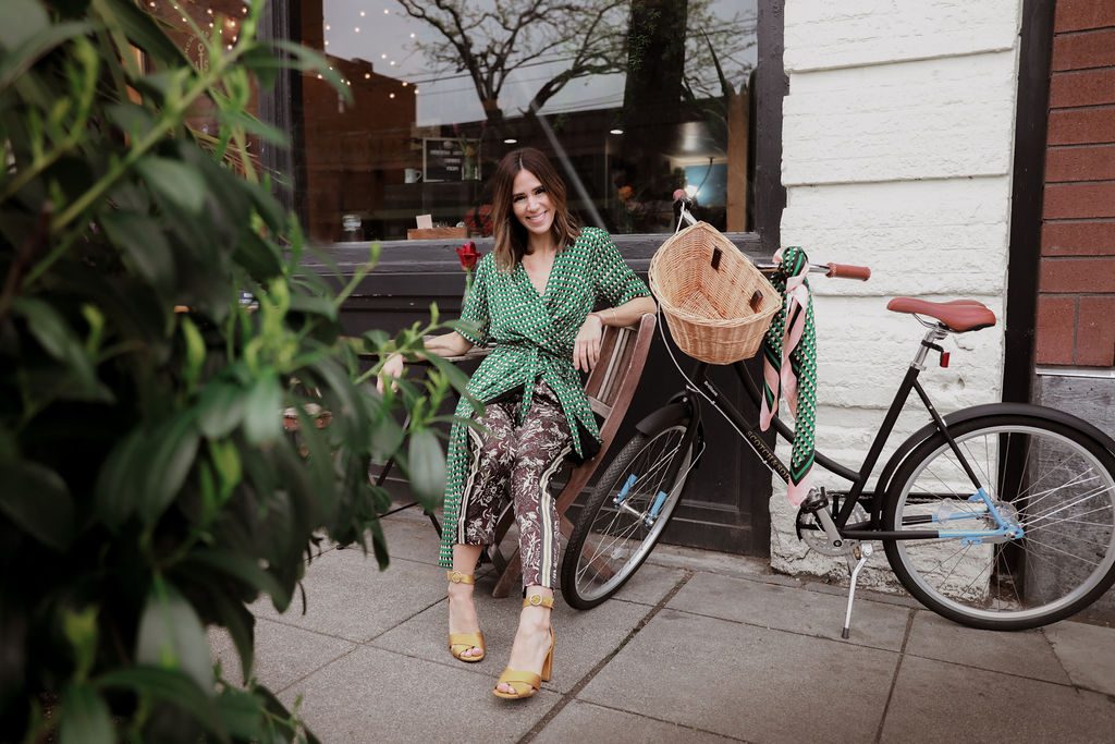 Seattle Fashion Blogger Sportsanista wearing Scotch and Soda printed dress and Scotch and Soda printed silk pants