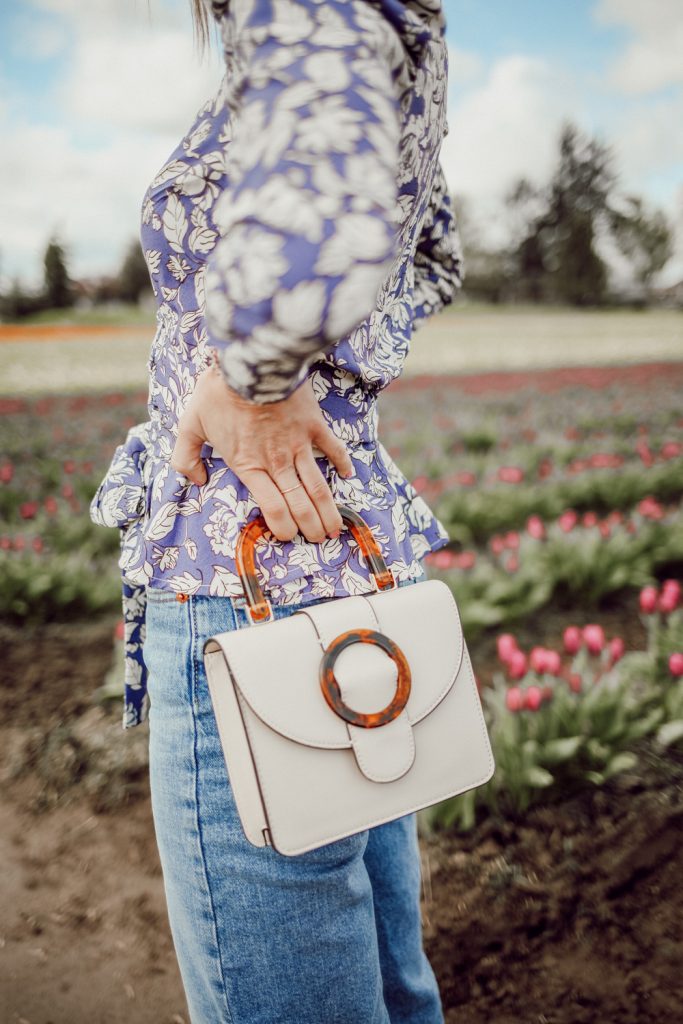 Seattle Fashion Blogger Sportsanista wearing Topshop Capri Buckle Crossbody Bag