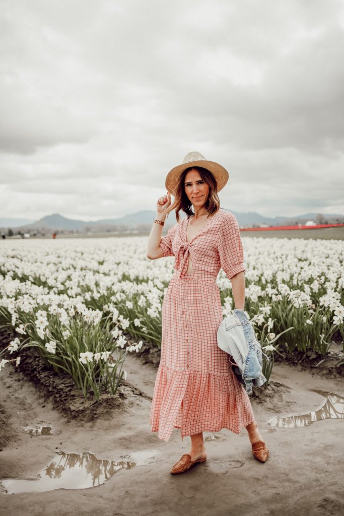 Seattle Fashion Blogger Sportsanista wearing Faithfull The Brand Maple Midi Dress and Levi's Baggy Trucker Jacket 