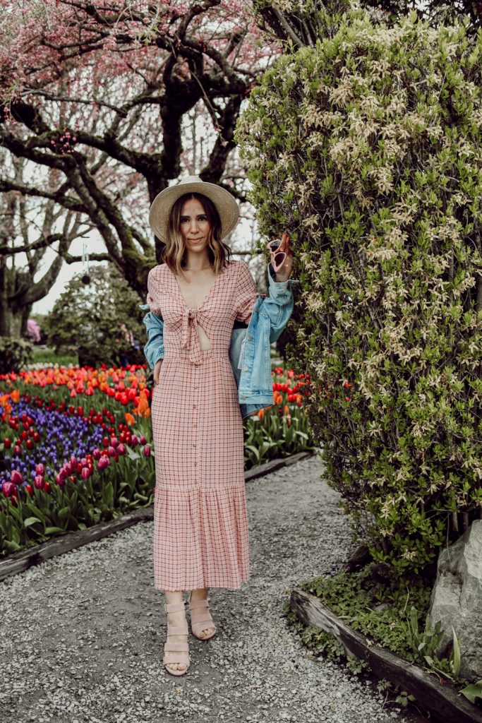 Seattle Fashion Blogger Sportsanista wearing Faithfull The Brand Maple Midi Dress and Levi's Baggy Trucker Jacket