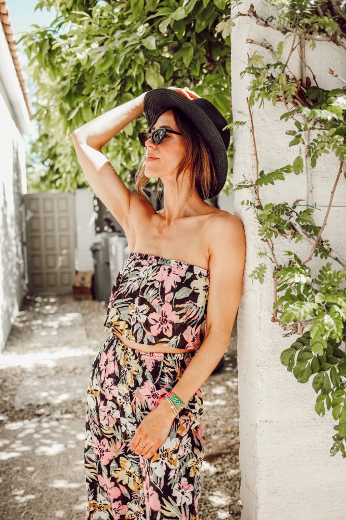 Seattle Fashion Blogger Sportsanista wearing Floral Twin Set. Two piece set under $100 for warm weather. 