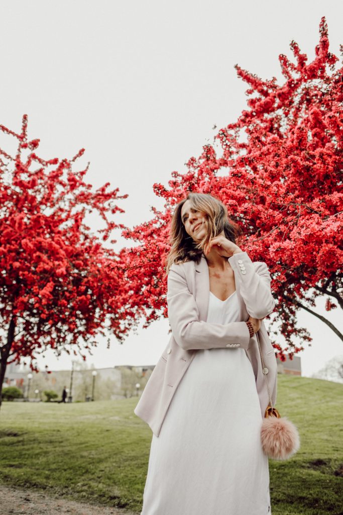 Seattle Fashion Blogger Sportsanista sharing my favorite white dresses for spring