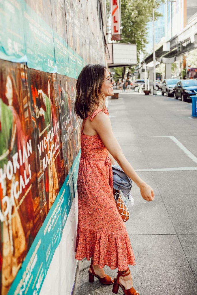 Seattle Fashion Blogger Sportsanista sharing the best summer floral dress from J.Crew