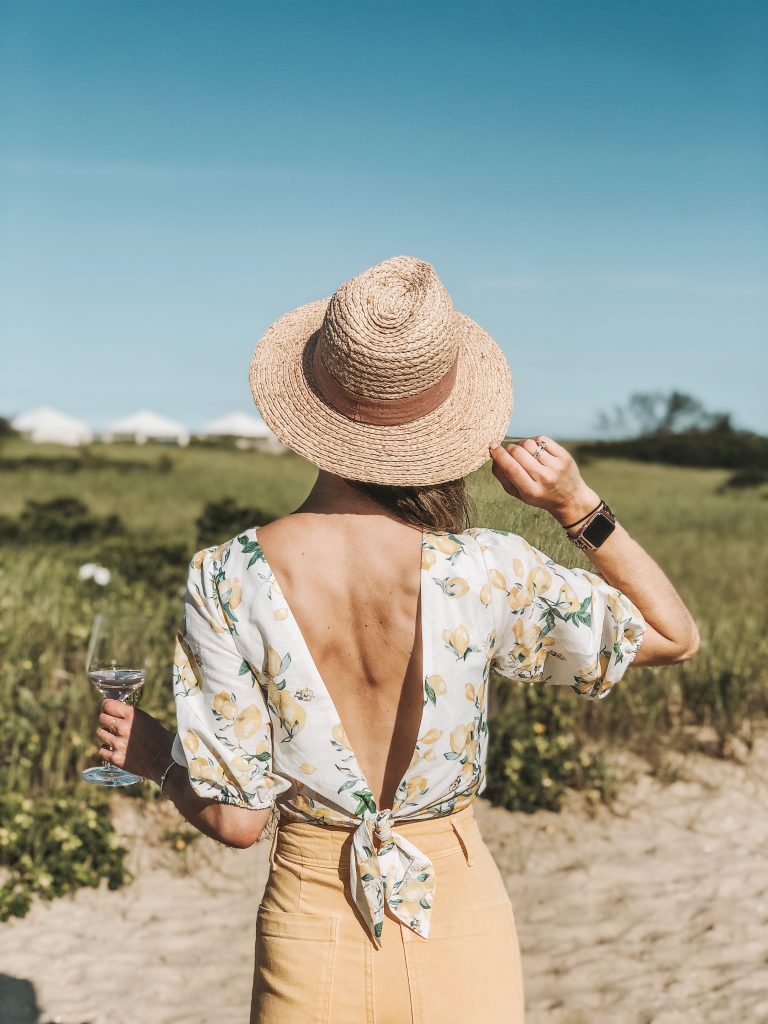 Seattle Fashion Blogger Sportsanista wearing H&M Linen Top and Sole Society straw Hat 