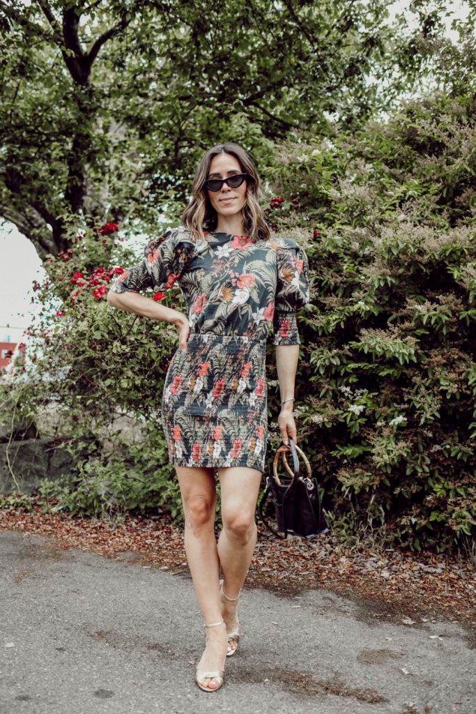 Seattle Fashion Blogger Sportsanista wearing Rebecca Minkoff Geneva Dress and Vince Camuto Bamboo handle bag