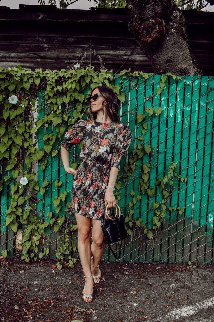 Seattle Fashion Blogger Sportsanista wearing Rebecca Minkoff Geneva Dress and Banana Republic Gold Sandals 