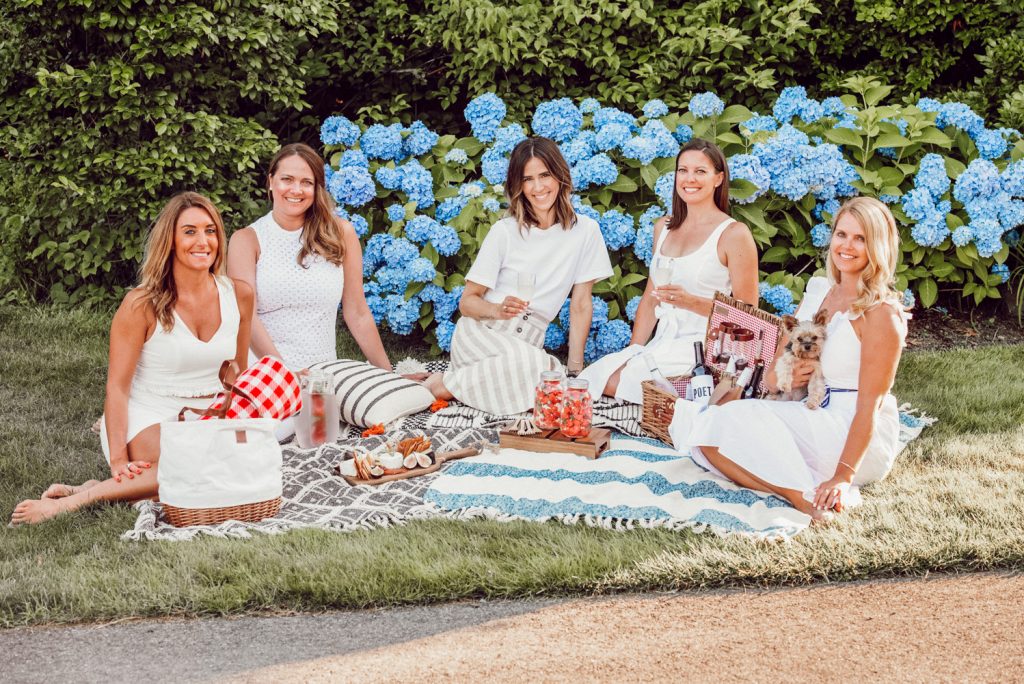 Seattle Fashion Blogger Sportsanista sharing Three Steps to the perfect summer picnic