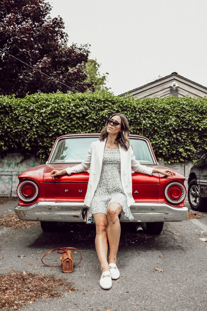 Seattle Fashion Blogger Sportsanista wearing white oversized blazer with floral dress 