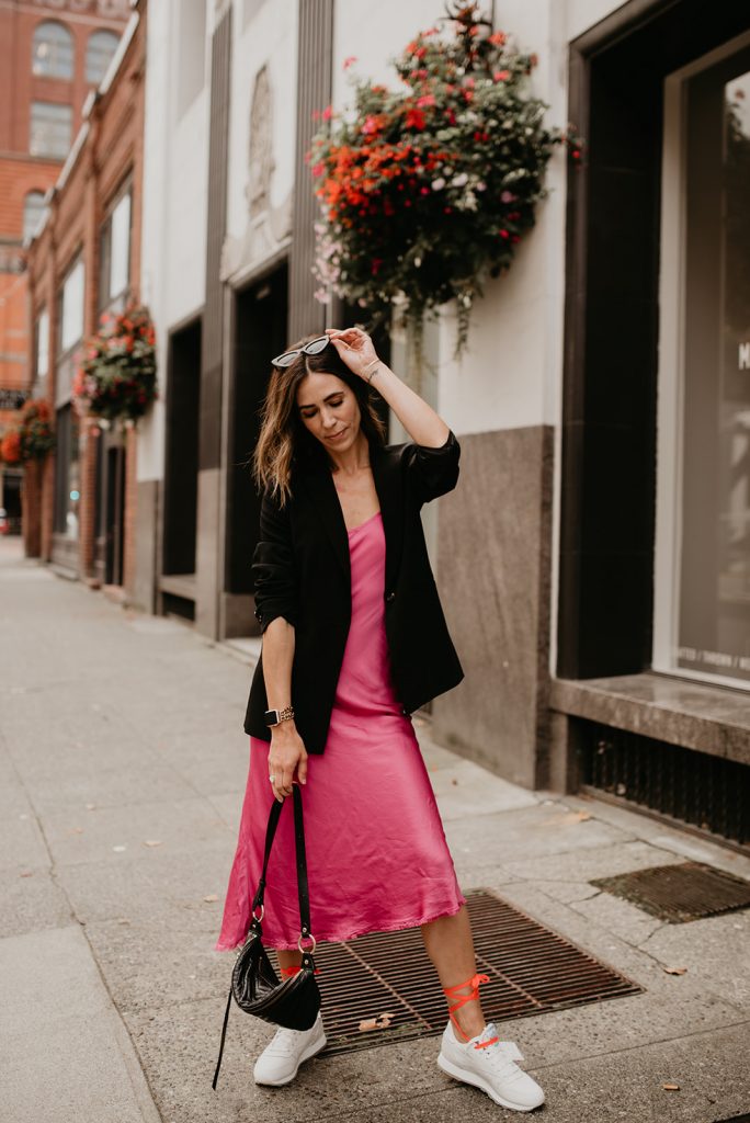 Seattle Blogger Sportsanista sharing how to style a dress with sneakers